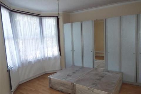 3 bedroom terraced house for sale, London, E7