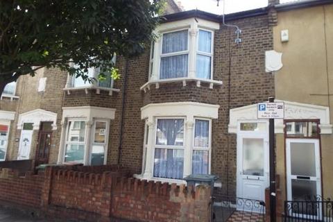 London, E7