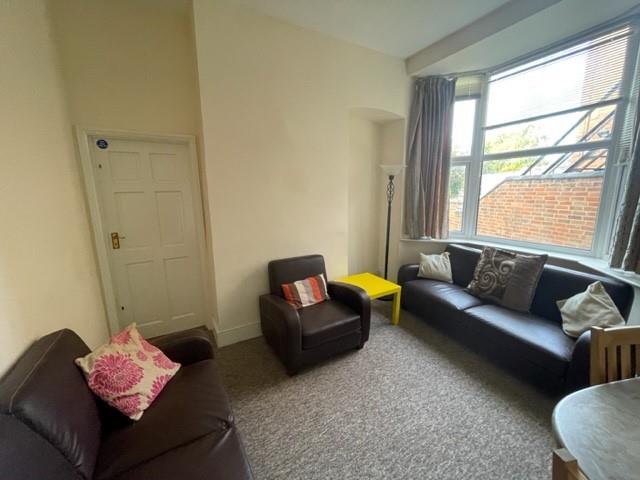 Lounge aspect 2.jpg