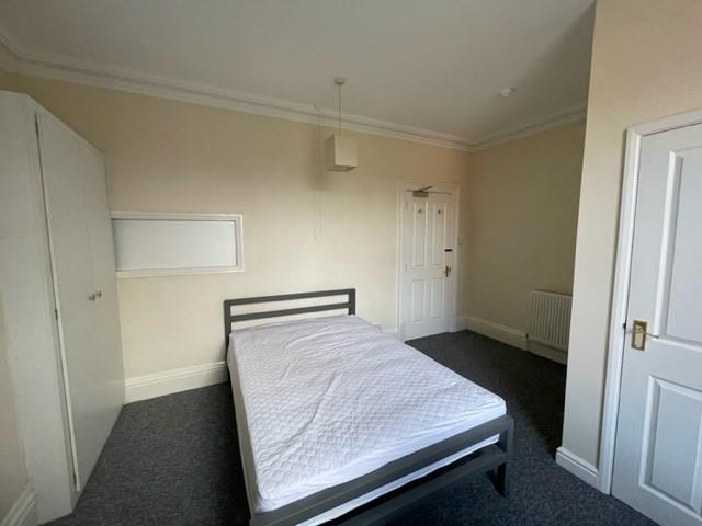 Bed First Middle.jpg