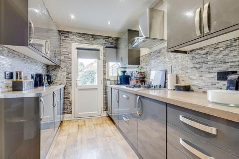 14 Denton Avenue, Westcliff-on-sea, SS0 0JX