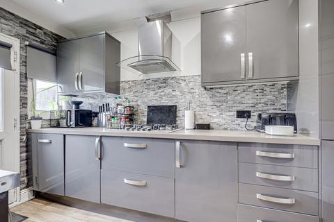 14 Denton Avenue, Westcliff-on-sea, SS0 0JX