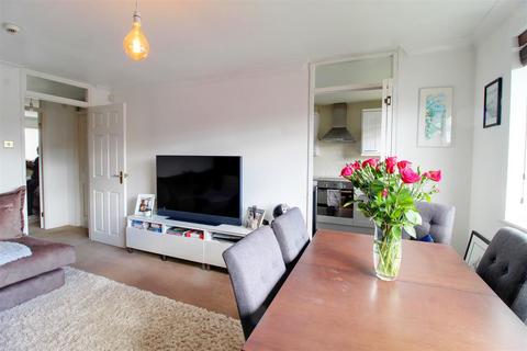 23 Alderman Close, Welham Green, Hatfield, AL9 7DS
