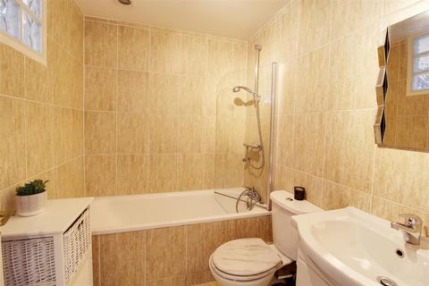 23 Alderman Close, Welham Green, Hatfield, AL9 7DS