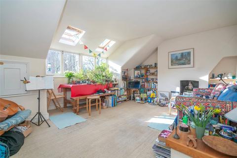 2 bedroom apartment for sale, Haslemere Road, London, N8