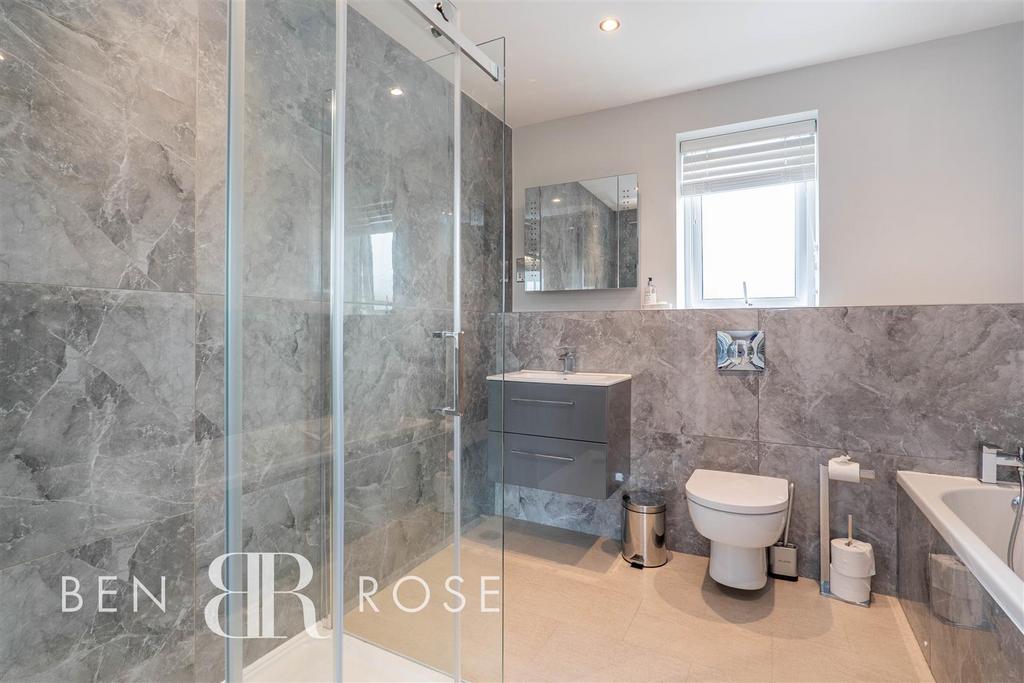 Master Ensuite