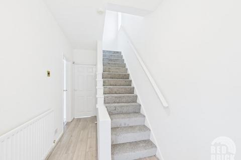 3 bedroom semi-detached house to rent, Sutherland Avenue, Mount Nod, Coventry, CV5