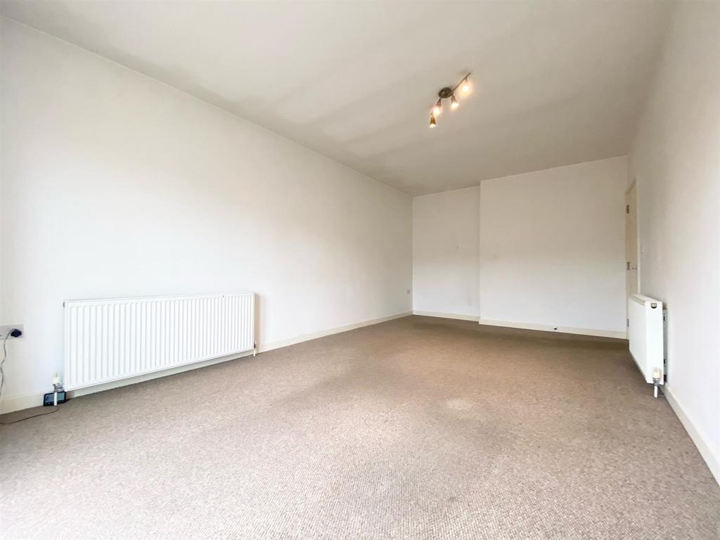 Lounge 2.jpg