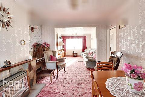 2 bedroom semi-detached bungalow for sale, Prospect Road, Hornchurch