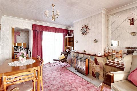 2 bedroom semi-detached bungalow for sale, Prospect Road, Hornchurch