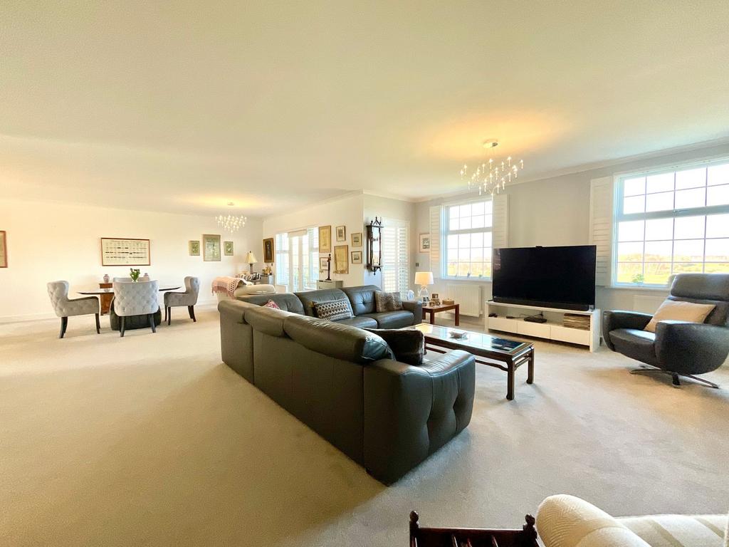 Apartment in Crewe - More