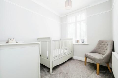 3 bedroom terraced house to rent, Shirley Gardens, Barking IG11