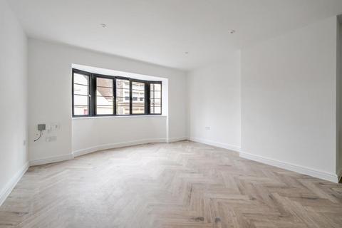 Studio to rent, Peascod Street,  Windsor,  SL4