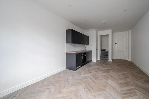 1 bedroom apartment to rent, Peascod Street,  Windsor,  SL4