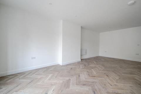 1 bedroom apartment to rent, Peascod Street,  Windsor,  SL4