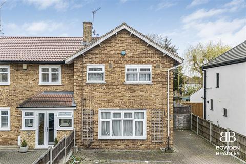 3 bedroom end of terrace house for sale, Cardinal Drive, Hainault