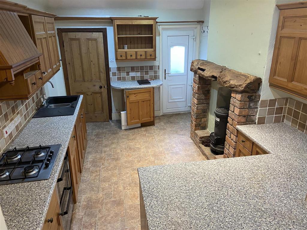 Kitchen.JPG
