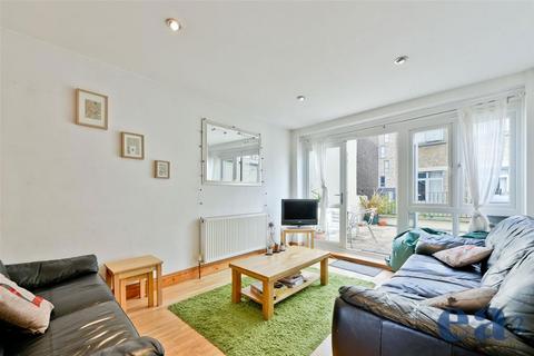 4 bedroom flat for sale, White Horse Lane, London E1