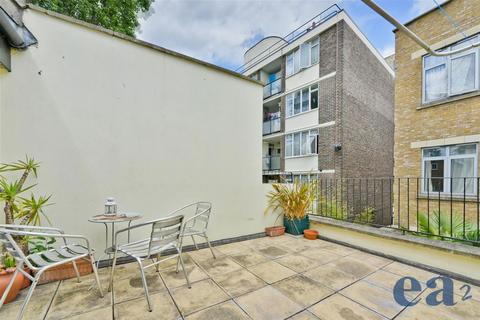 4 bedroom flat for sale, White Horse Lane, London E1