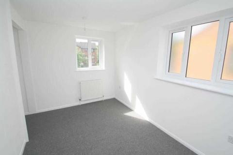22 Dutch Barn Close, Stanwell, Staines-upon-thames, TW19 7NG