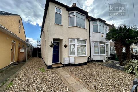 3 bedroom maisonette for sale, Westward Road, London