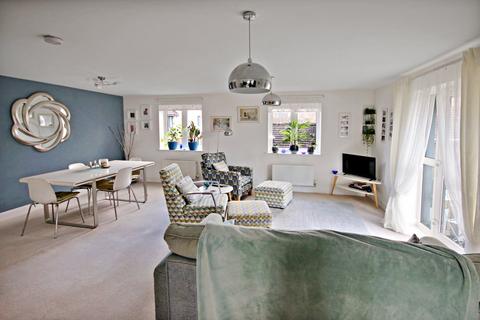 2 Sunnyside Close, East Grinstead, RH19 4QW