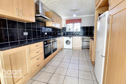 3 bedroom terraced house for sale, Crabtree, Peterborough
