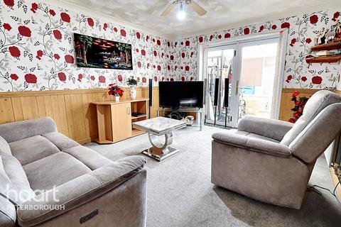 3 bedroom terraced house for sale, Crabtree, Peterborough