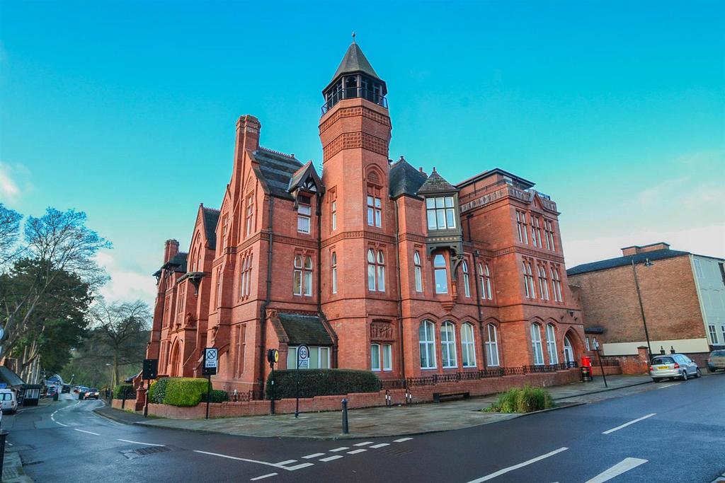 Kingsland Bridge Mansions Front Shot 2020.jpg