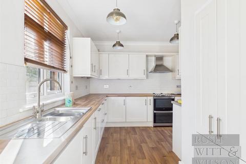 16 Ashbrook Road, St Leonards-on-sea, TN37 7EH