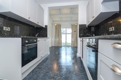 5 bedroom detached house to rent, Ambrose Avenue, London NW11