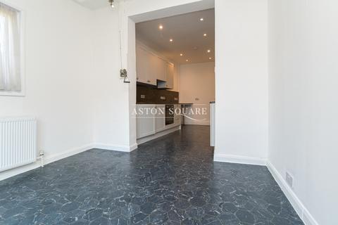 5 bedroom detached house to rent, Ambrose Avenue, London NW11
