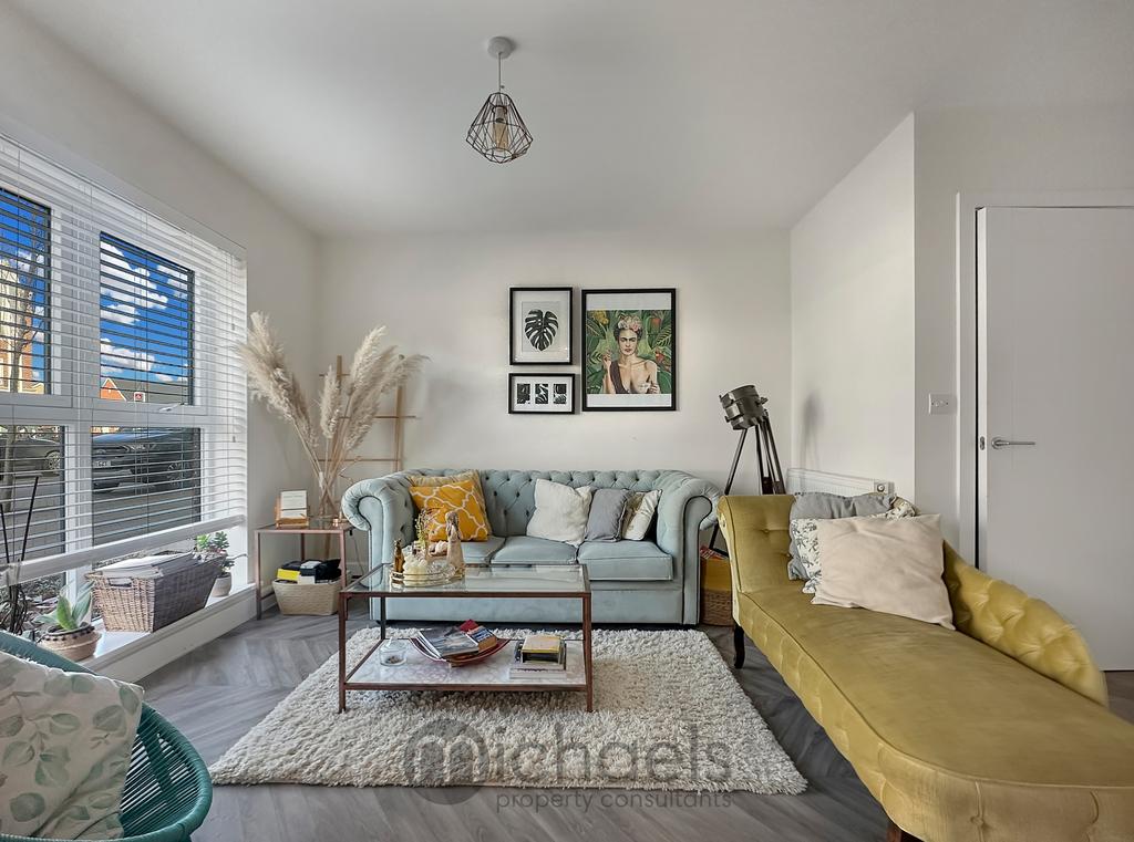 Living Room/Dining Area