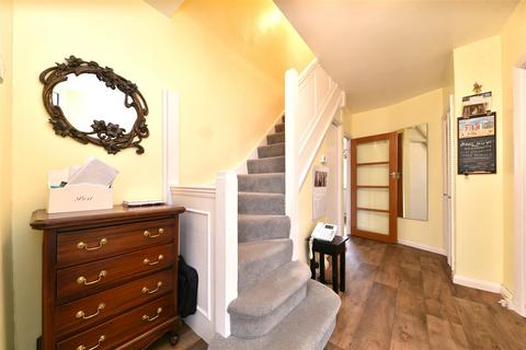 2 bedroom semi-detached bungalow for sale, Westland Drive, Brookmans Park, Hatfield