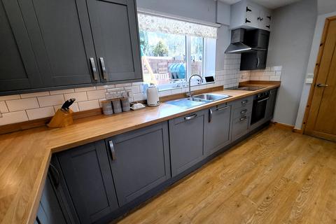 16 Brynawelon, Trecastle, Brecon, LD3 8UG