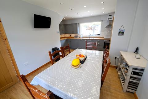16 Brynawelon, Trecastle, Brecon, LD3 8UG