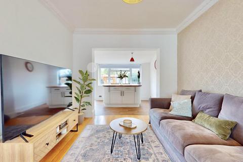 4 bedroom end of terrace house for sale, Seabrook Gardens, Romford, RM7