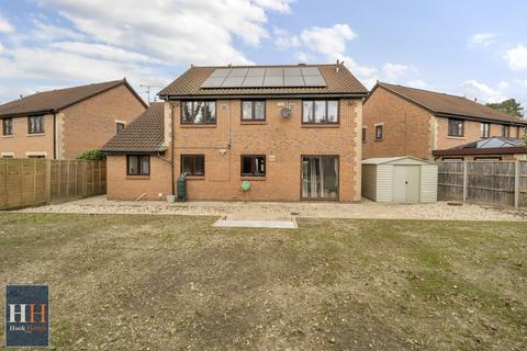 4 bedroom detached house for sale, South Grove, Fleet GU51