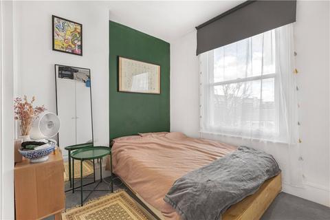 81e Downs Road, London, E5 8DS