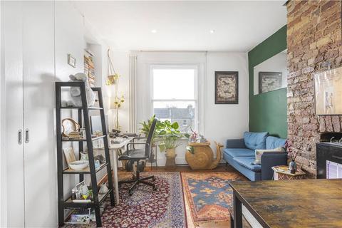 81e Downs Road, London, E5 8DS