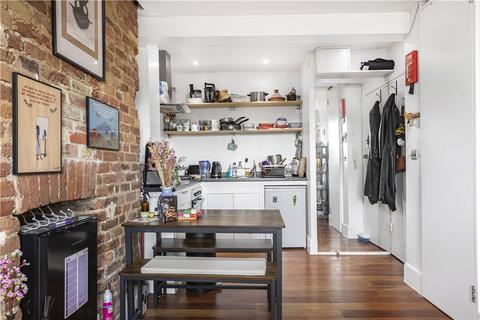 81e Downs Road, London, E5 8DS