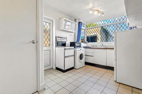 3 bedroom detached house for sale, Castlegate Avenue, Birstall, Leicester