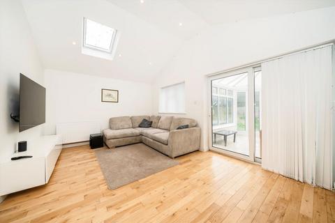 74 Grove Crescent, Feltham, TW13 6LZ