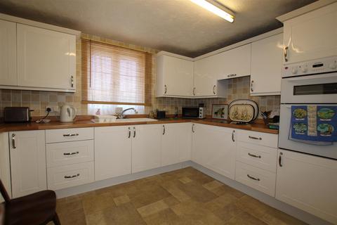 2 bedroom cottage for sale, Stoke Common Road, Bishopstoke, Eastleigh