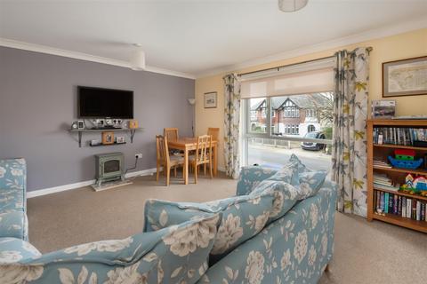 1 bedroom apartment for sale, Pier Avenue, Tankerton, Whitstable