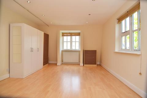 1 bedroom apartment to rent, Church Street, Twickenham