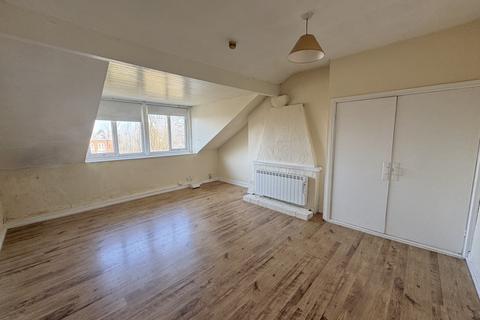 Studio to rent, Ashlands, Sale, M33 5PB