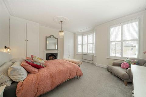 90 Stanley Road, Teddington, TW11 8TX