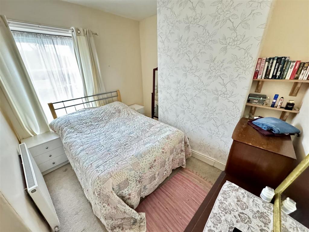 Rear bedroom 1