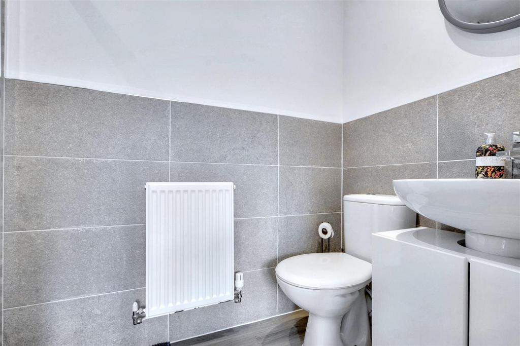 Ensuite 1.jpeg